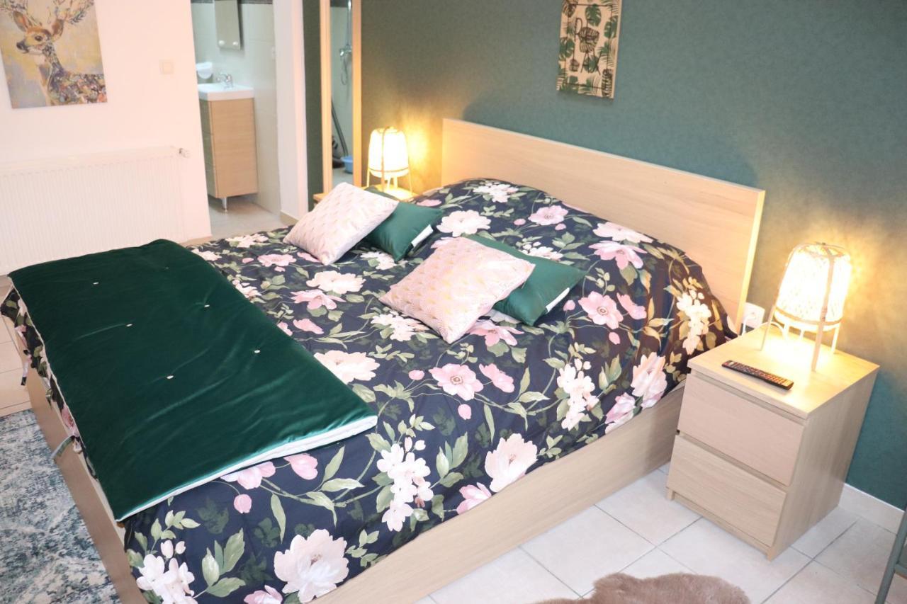 Le Jardin Des Roses Bed & Breakfast Gerponville Bagian luar foto