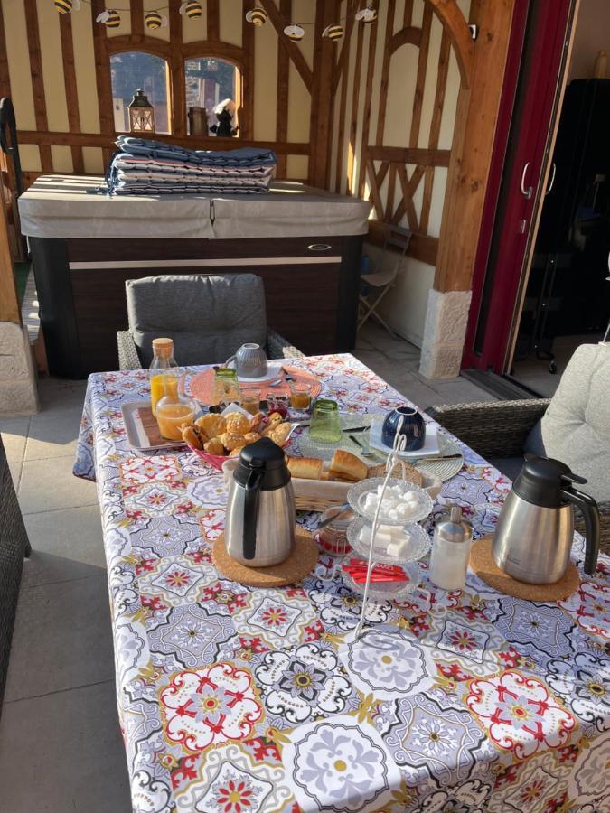 Le Jardin Des Roses Bed & Breakfast Gerponville Bagian luar foto